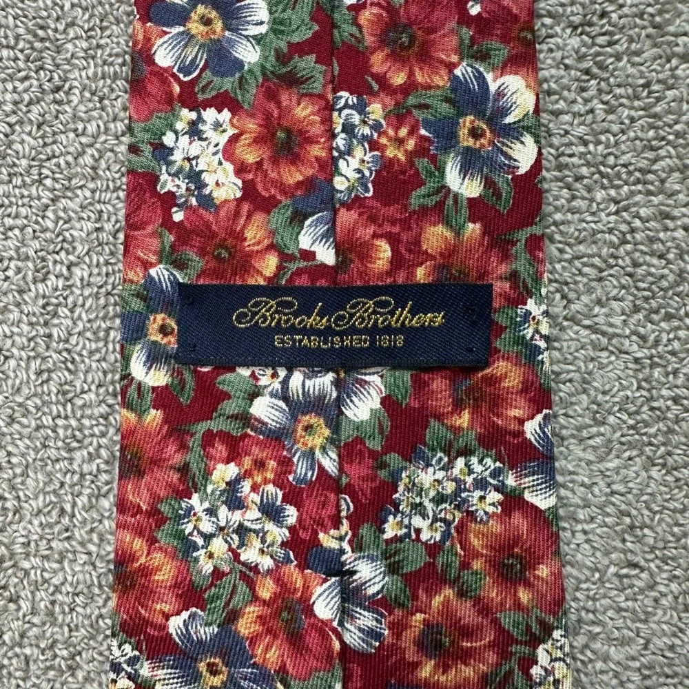 Brooks Brothers Mens Red Floral Cotton Necktie Made in USA Classic Width Tie